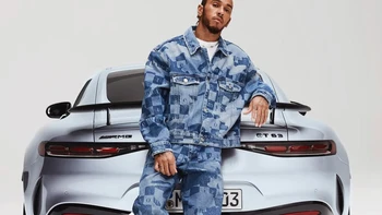 Lewis Hamilton bán hết bộ sưu tập siêu xe để tập trung vào nghệ thuật