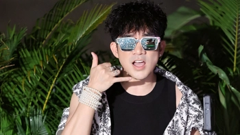 Quang Hà tận dụng 'cây nhà lá vườn' kỷ niệm 25 năm ca hát