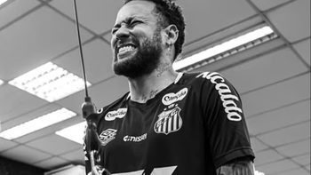Neymar khởi kiện vì bị tố nghiện rượu và cày game thâu đêm