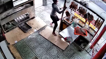 'Cô hồn' trộm vịt quay trong ngày rằm tháng 7