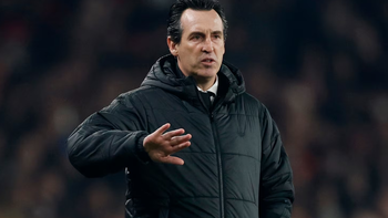 Unai Emery nói bỏ bắt tay HLV Arsenal vì trời lạnh, fan nói do ‘cay’