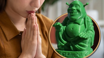 Thờ bức tượng suốt 4 năm mới phát hiện là nhân vật hoạt hình