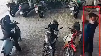 Ông chú khóc thét vì bình rượu bị vỡ ngay trước mắt