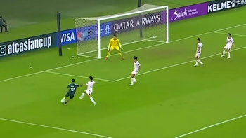 Những pha phản xạ xuất thần của Trung Kiên khiến U23 Saudi Arabia chào thua