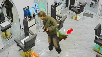 Thanh niên não cá vàng tìm cây chổi kẹp trên nách