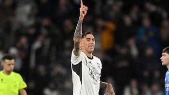 Cầu thủ lập cú đúp vào lưới Real Madrid từng là thợ điện