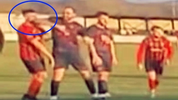 Cầu thủ Xứ Wales chơi xấu đến mức… xộ khám