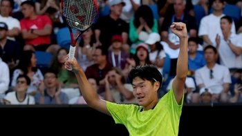 Michael Zheng không được nhận tiền thưởng Úc mở rộng vì còn… đi học