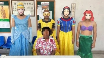 Cảnh sát Thái Lan cosplay 'công chúa Disney' để bắt tội phạm