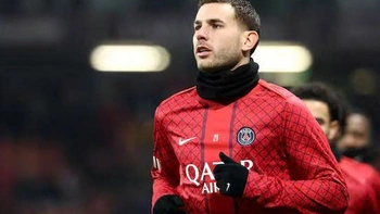 Sao tuyển Pháp Hernandez bị tố buôn người và sử dụng lao động bất hợp pháp