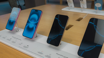 Điện thoại âm thầm đắt lên, người dùng ngày càng 'đau ví'