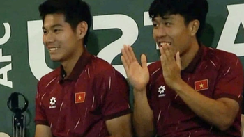 Quốc Việt ghi bàn, phản ứng của Lý Đức và Hiểu Minh gây chú ý