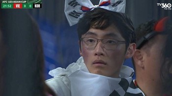 CĐV Hàn Quốc gây bão mạng Việt Nam