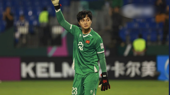 Cao Văn Bình mới lộ 'sít rịt' hiếm người hâm mộ biết