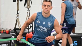 Leandro Trossard xứng danh ‘quái vật thể hình’ của Arsenal