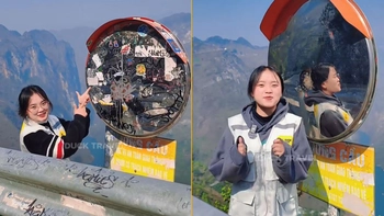 Bạn trẻ nhận điểm 10 khi làm sạch gương cầu lồi trên đèo Mã Pí Lèng