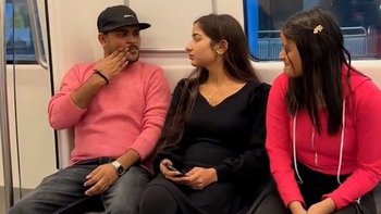 Chàng trai sướng queo quắt người vì tưởng được gái xinh thơm má