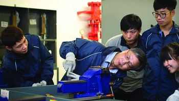 Trung Quốc đã làm gì để tránh 'dư thừa bằng cấp, thiếu hụt kỹ năng'