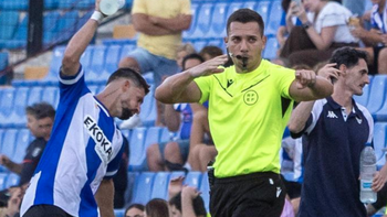 CLB Hercules tung video bị nhiều trọng tài xử ép để kêu cứu