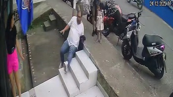 Người đàn ông gặp nạn khi lên bậc tam cấp