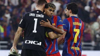 Siêu cúp Tây Ban Nha: Thủ môn quên luật, trọng tài cũng… quên luôn