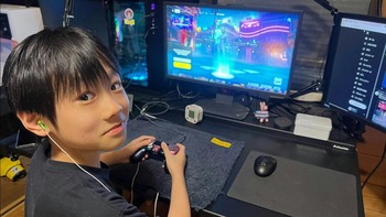 Cậu bé 12 tuổi được cho nghỉ học để chơi game