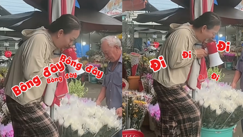 Khi kẻ huỷ diệt các phiên chợ trổ tài rao hàng