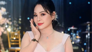 Sự nghiệp của ca sĩ Đông Đào trước khi bỏ 100 tỉ xây nhà máy nước