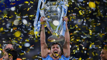 Diễn viên hài gợi ý nung chảy cúp vô địch của Man City chia cho đối thủ