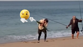Pha bắt cá khi ai xem cũng 'tức cái lồng ngực'