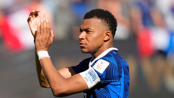 Mbappe tiết lộ thói quen lạ trong giày thi đấu