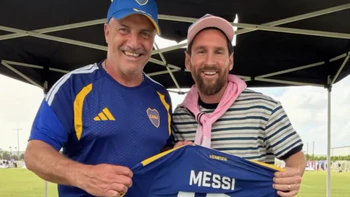 Messi vắng mặt ở Quả bóng vàng, đi xem trẻ mang tên mình