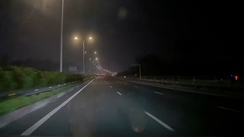 Khách hú hồn khi bác tài mở cho bài nhạc nghe đỡ buồn ngủ