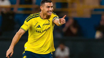 Ronaldo lập kỷ lục sau khi giành giải Quả bóng vàng vĩ đại nhất lịch sử