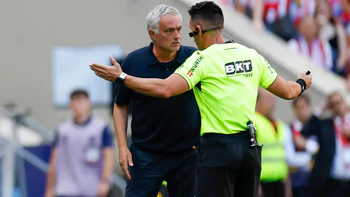 La Liga chi nửa triệu euro để trọng tài… trả lời phỏng vấn sau trận