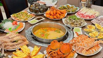 Phải mổ lấy ra 1,5kg thức ăn sau 2 tiếng 'chén' buffet