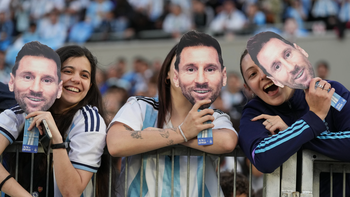 Những hình ảnh đẹp nhất trong ngày Messi chia tay đội tuyển Argentina