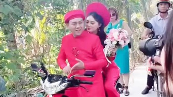 Hoài Lâm rước dâu bằng xe máy