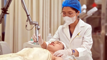 Về quê ăn Tết, Việt kiều tranh thủ làm đẹp, chữa hiếm muộn