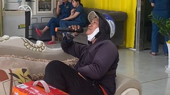 Xin quý khách thông cảm, đơn hàng đang bận... hát karaoke