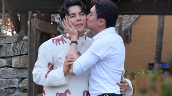 Quốc Trường hôn bạn thân khiến dân tình: ‘Ủa gì vậy trời?’