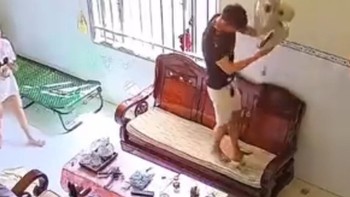 Mới dọn 3 cái quạt để ăn Tết đã 'nhặt được' gần 40 triệu tiền quỹ đen