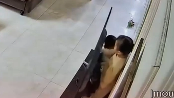 Tết này '2 báo con' quyết nâng cấp tivi mới cho gia đình