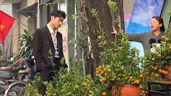 Thanh niên mua quất chơi Tết phong cách tổng tài