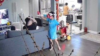 Nghe bảo bố con có mâu thuẫn từ trước