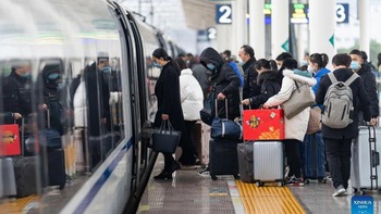 Có một công ty cho nhân viên nghỉ Tết 35 ngày