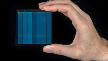 Ổ cứng sắp lỗi thời? Microsoft tạo 'ổ lưu trữ' bằng kính 10.000 năm không hỏng