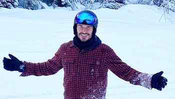 David Beckham giúp nữ du khách thoát nạn ở khu trượt tuyết