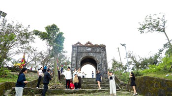 Lên 'cổng trời' Hoành Sơn nghe vang câu thơ đèo Ngang