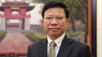 Hiệu trưởng Trường ĐH KHXH&NV Hà Nội nhận Huân chương Cành cọ hàn lâm của Pháp